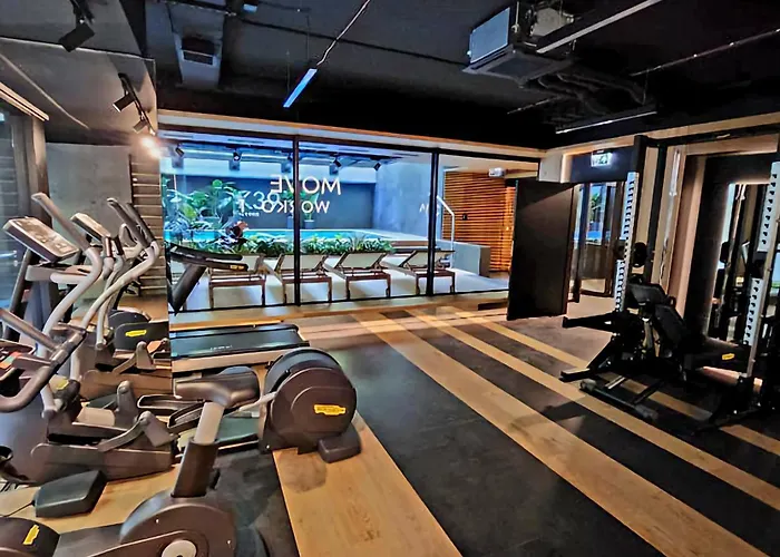 Luxury Old Town Apartments , Gym, Sauna & Swimming Pool ,Hammock, Free Parking!