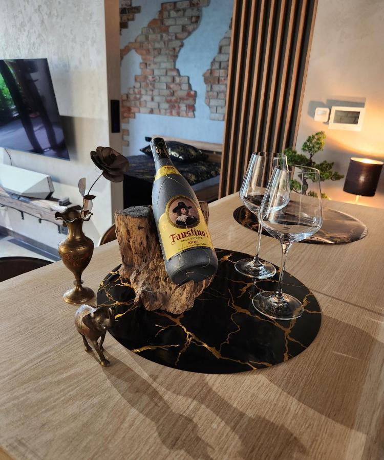 Luxury Vistula Old Town Apartments: Spa, Sauna & Pool Retreat